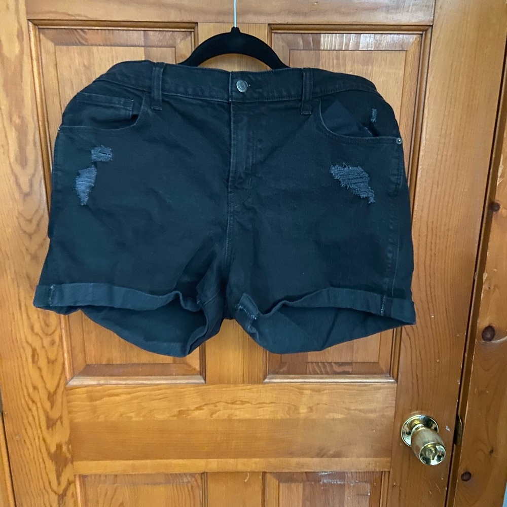 Black distressed short. High waisted.